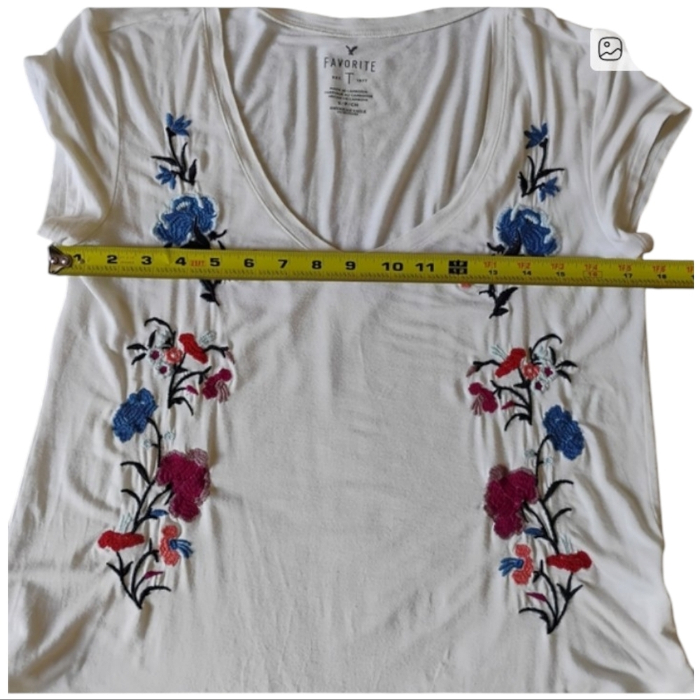 American Eagle Outfitters White Tee with Blue and Pink Embroidered Floral Design - Picture 6 of 6